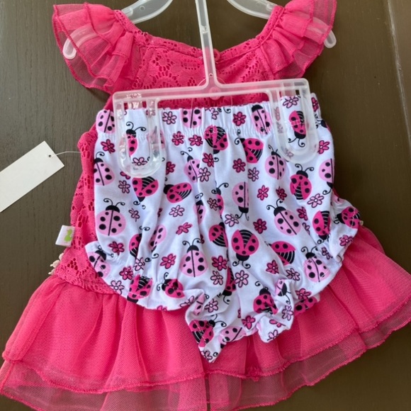 NWT Duck Duck Goose 2Pc Baby Girl's Dress Shorts Outfit Pink Daisy & Butterflies - Picture 2 of 3